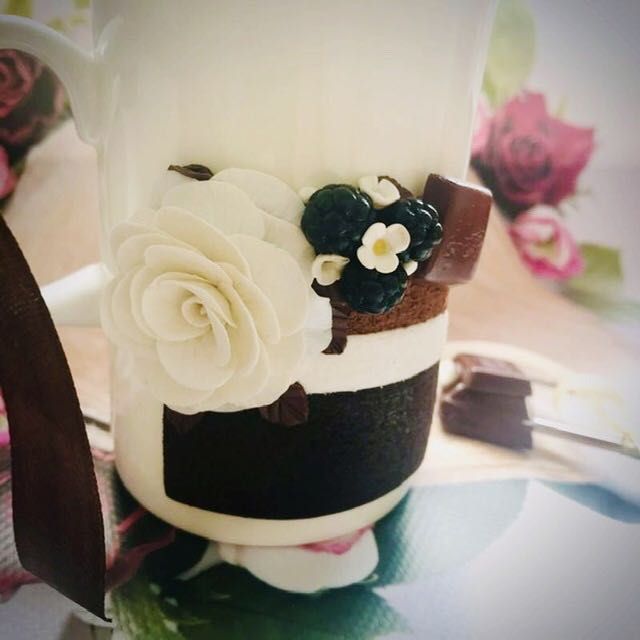 Чашка с декором из полимерной глины «Шоколадное пирожное»