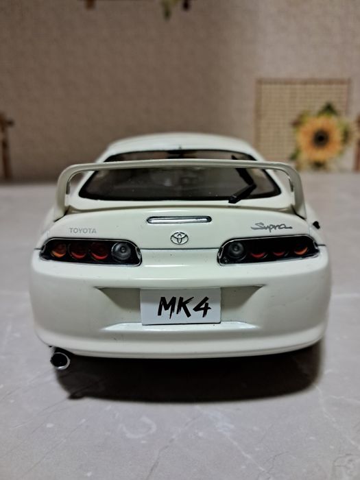 Масштабная модель 1/18 Toyota Supra MK4 A80 модель