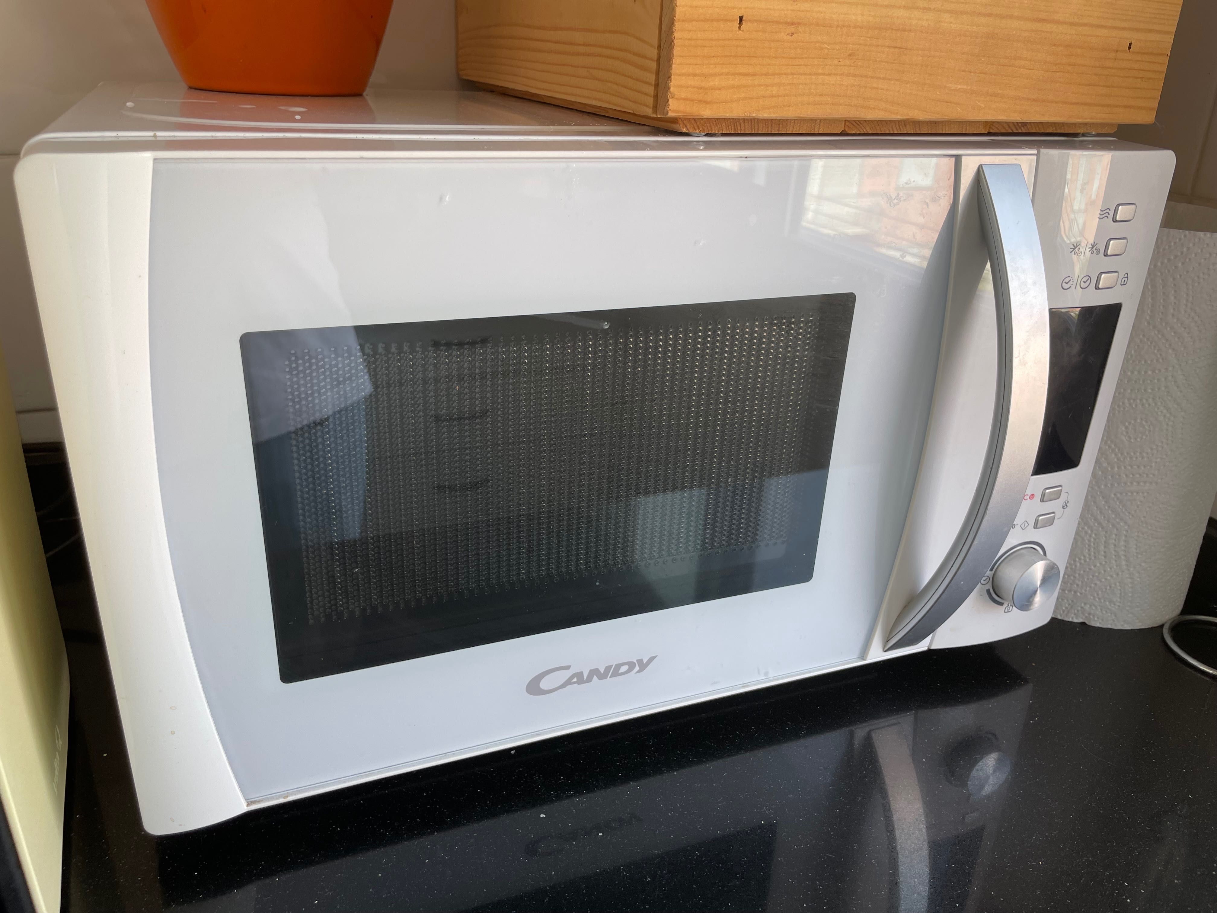 Microondas Candy CMXW20DW