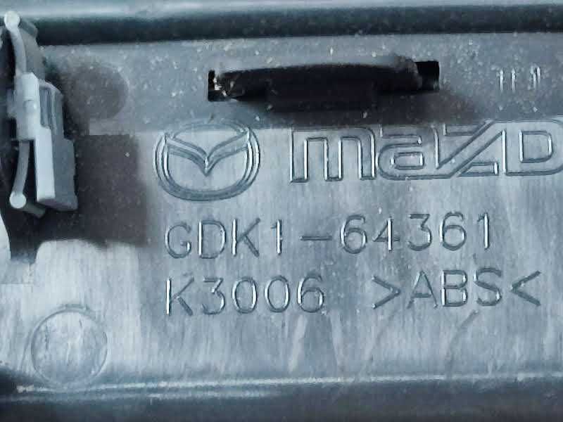 Ramka panelu środkowego radia, popielniczka Mazda 6