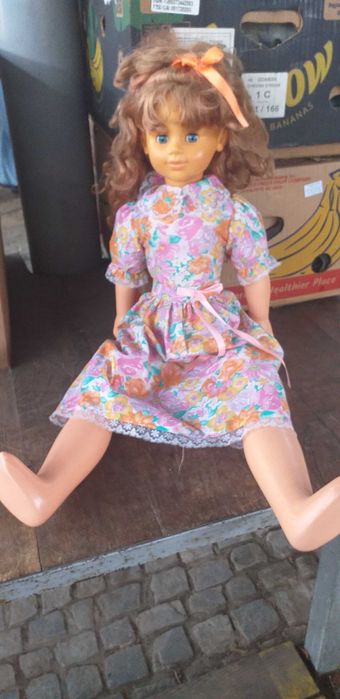 Duża plastikowa lalka około 80 cm