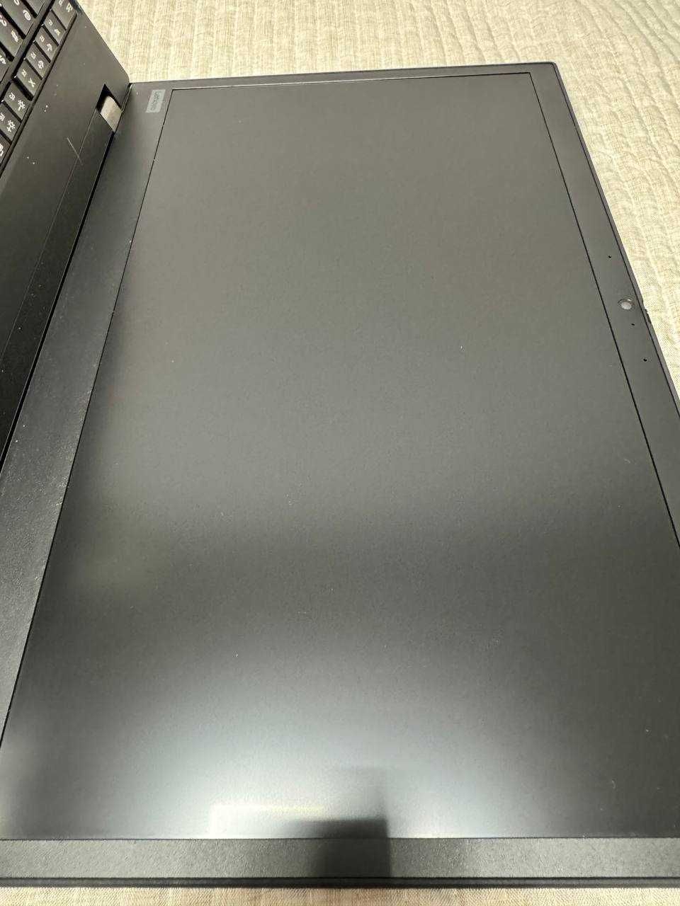 Lenovo ThinkPad T590  15.6 FHD (i7-8665U, 8GB RAM, 256GB SSD)