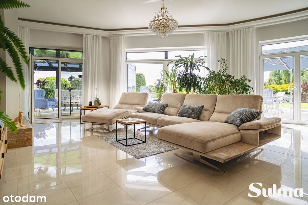 Rezydencja z basenem i 62 a działką – Zbrosławice