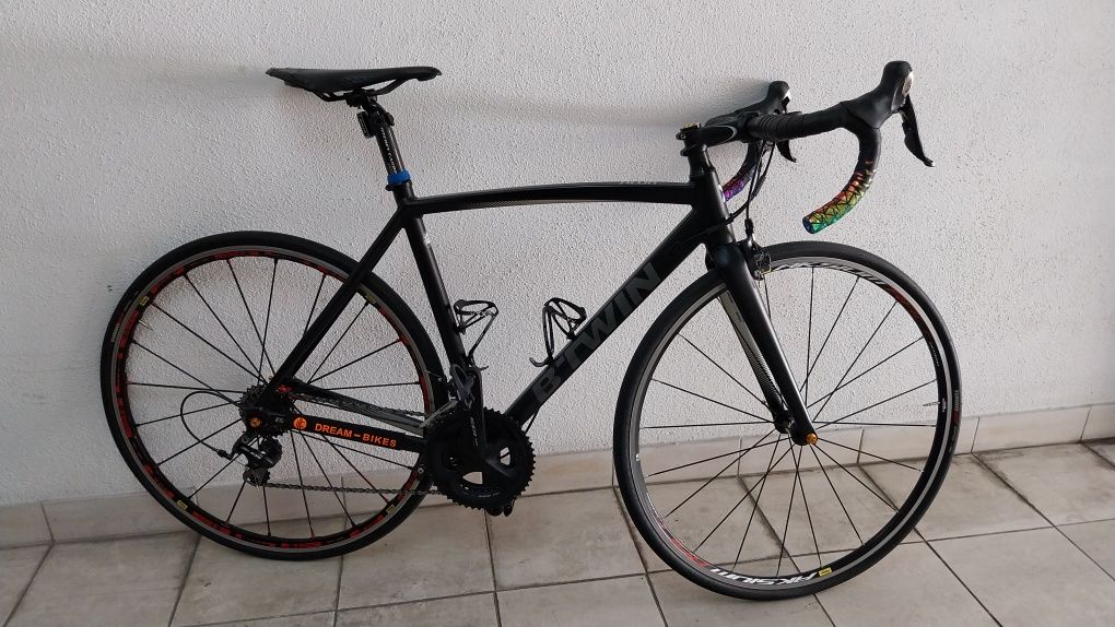 Btwin Alur700 - vários acessórios em carbono