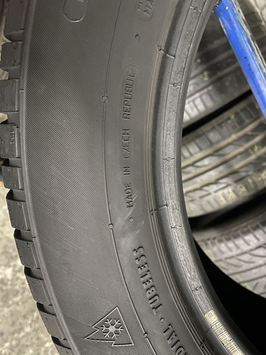 Зимові шини 225/55 R17 (101V) CONTINENTAL