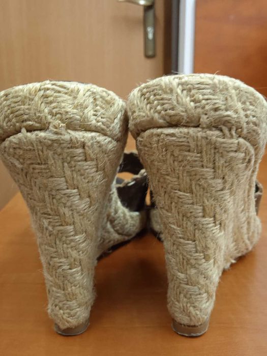 Klapki damskie na koturnie - espadryle r. 37