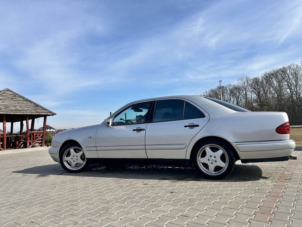 Mercedes-Benz E430 w210
