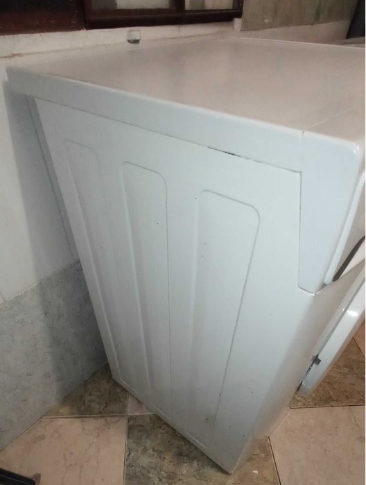 Máquina lavar-roupa 8 kg - Zanussi Lindo100 (avariada)