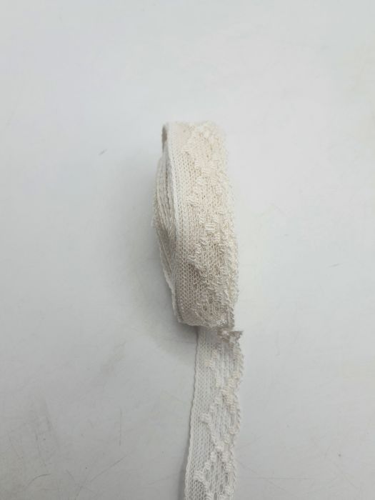 Koronka kupon 6 m.x 2 cm.