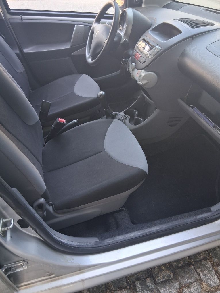 Peugeot 107 apenas105000km