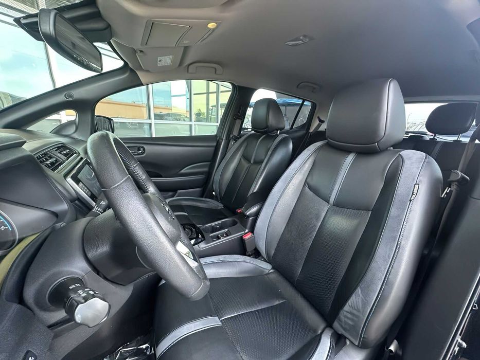 Nissan LEAF SL      2019