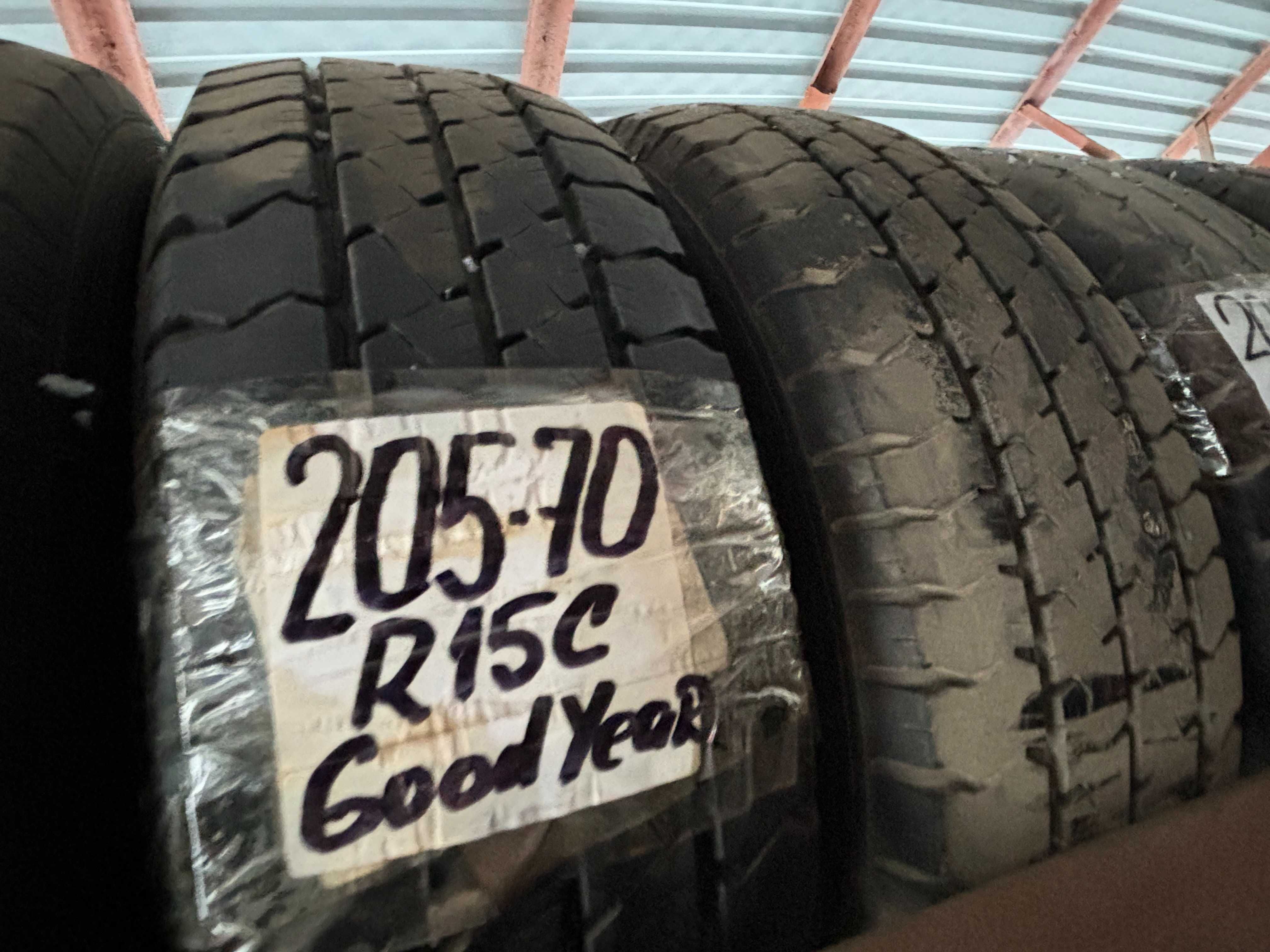 205-70-R15C GOOD YEAR\DUNLOP грузовая резина 2 штуки GERMANY