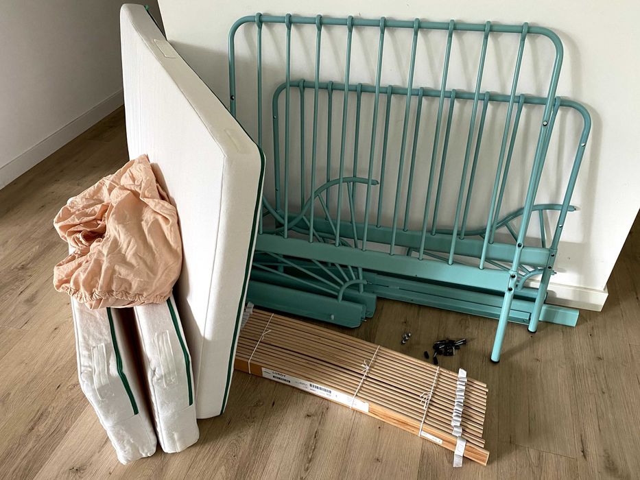 Łóżko o regulowanej długości ze stelażem i materacem  - Ikea Minnen