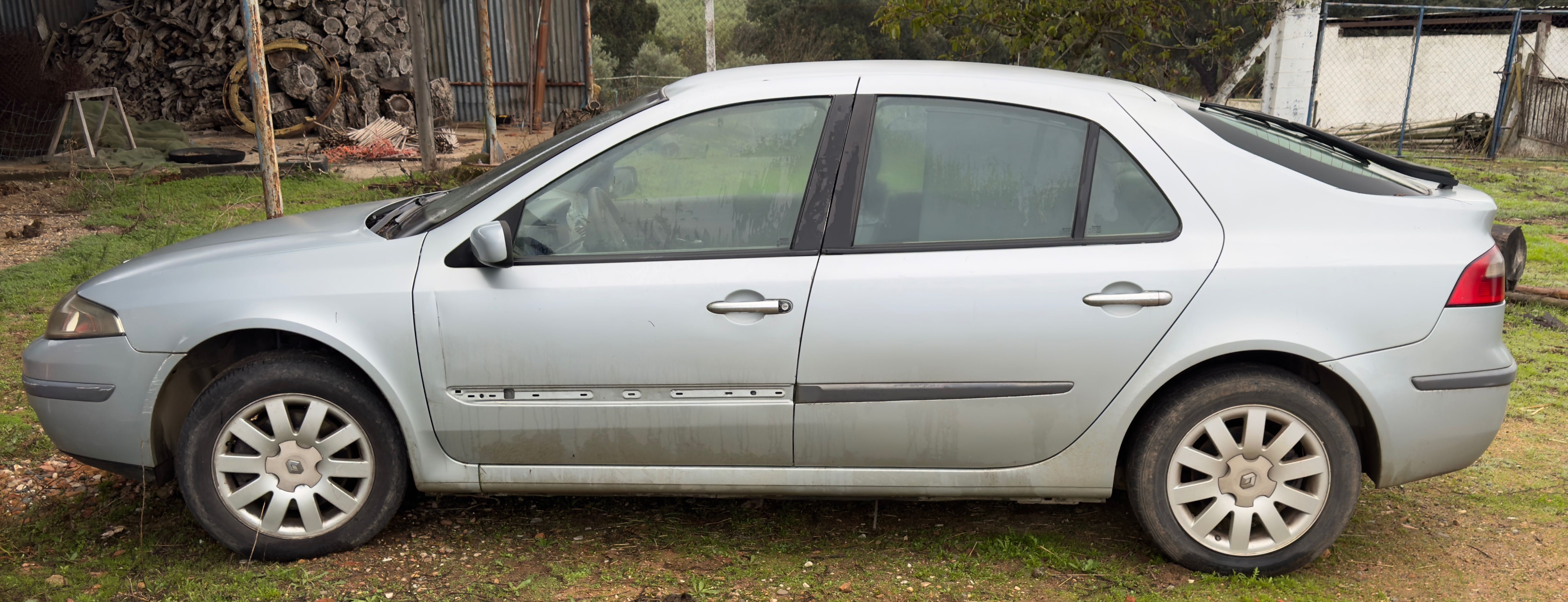 Renault Laguna cinzento