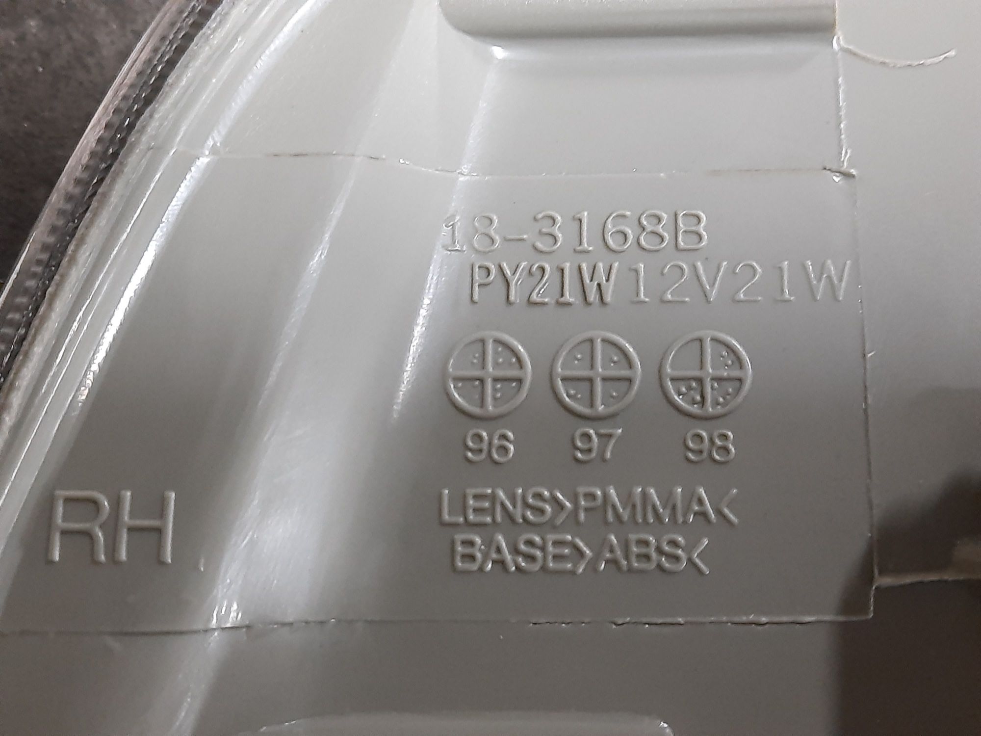 Lampa kierunkowskazu przednia prawa - Opel Astra F (3 szt)