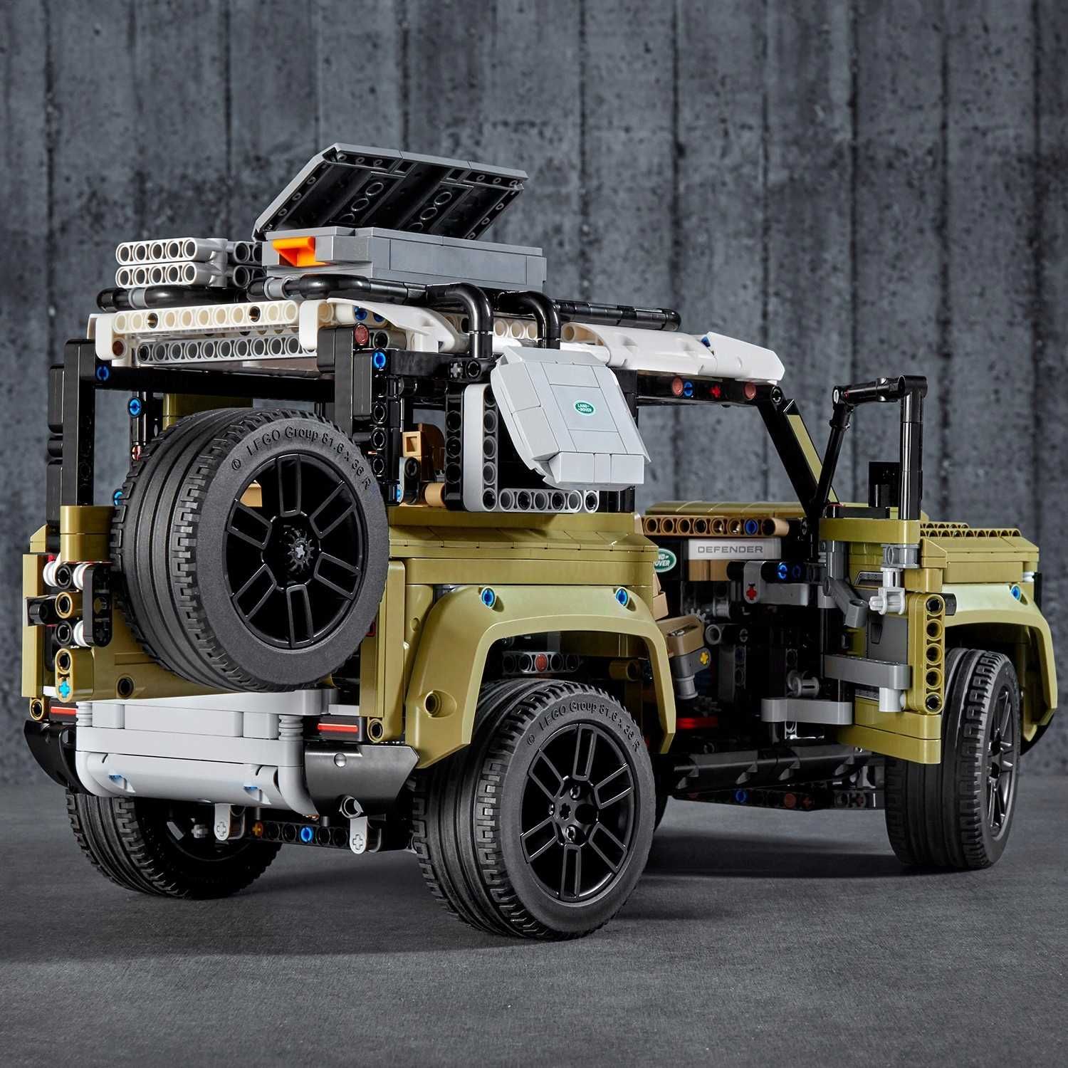 конструктор LEGO TECHNIC Land Rover Defender 42110