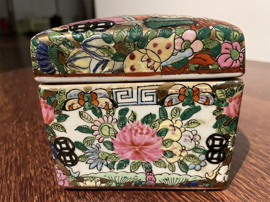 Caixa antiga chinesa