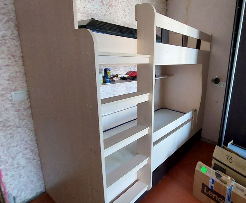 продам двухъярусную кровать