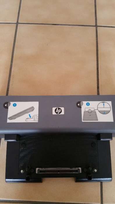 HP Docking station with dual - link DVI