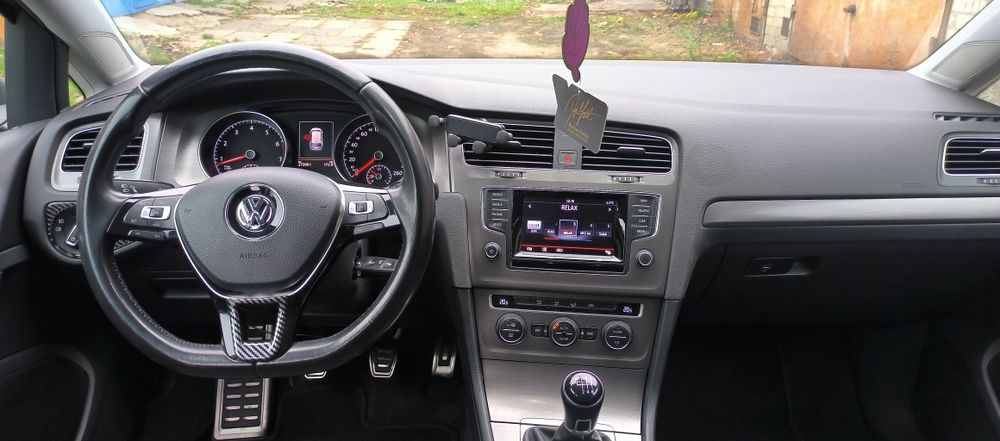 Гольф 7 2013 года 1.2 бензин 6 мкп универсал.