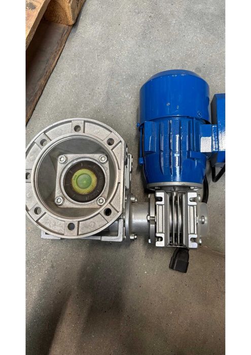 Motoreduktor DWG 0,09 KW