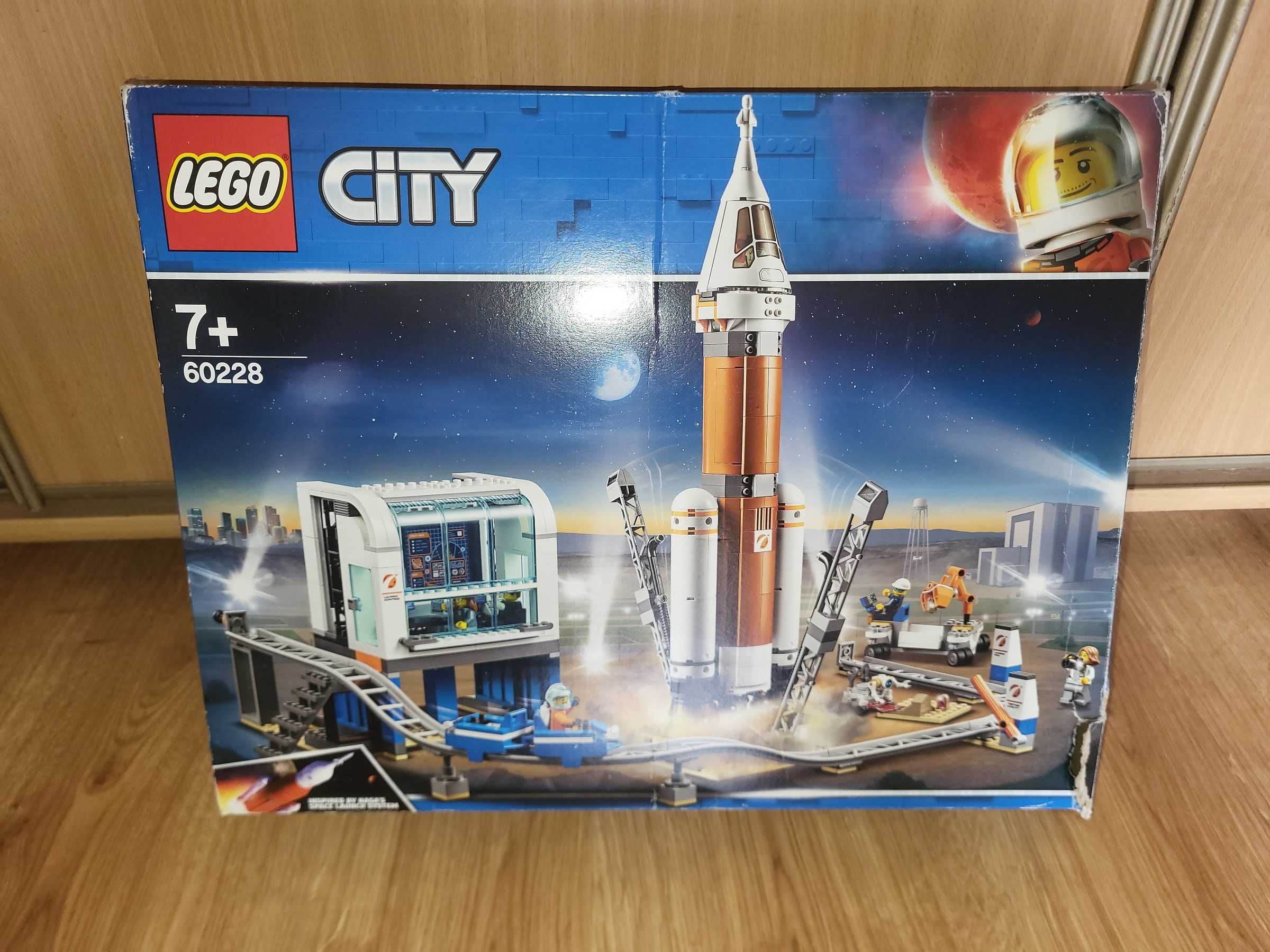 LEGO City Zestaw Centrum lotów kosmicznych Rakieta 60228