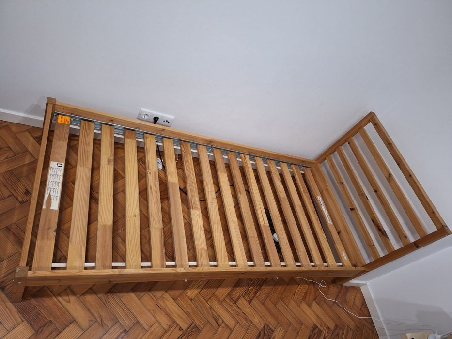 Cama solteiro Ikea (reservada)