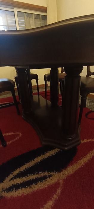 Mesa de jantar extensível com cadeiras