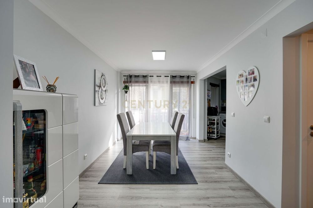 Apartamento T3 Renovado em Vila Nogueira de Azeitão