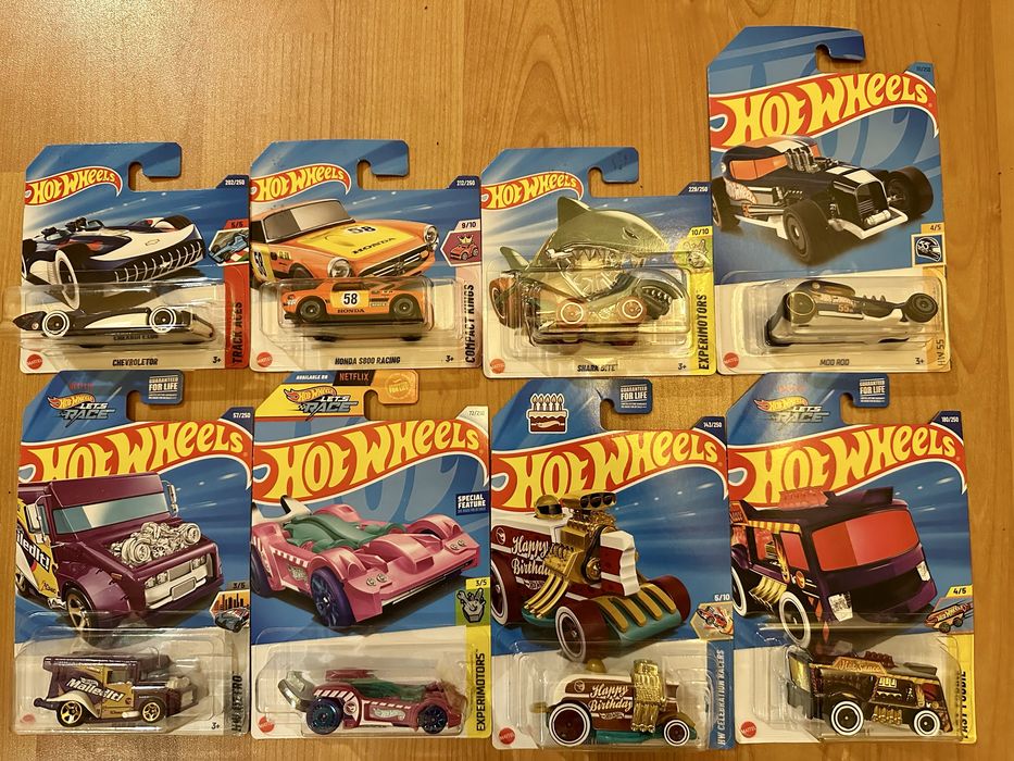 Нові хотвілс (hotwheels)