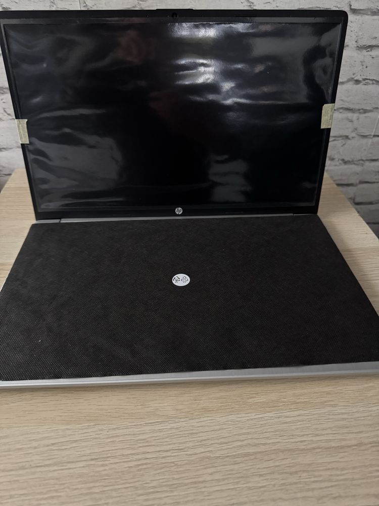 Nowy laptop 17 cali hp