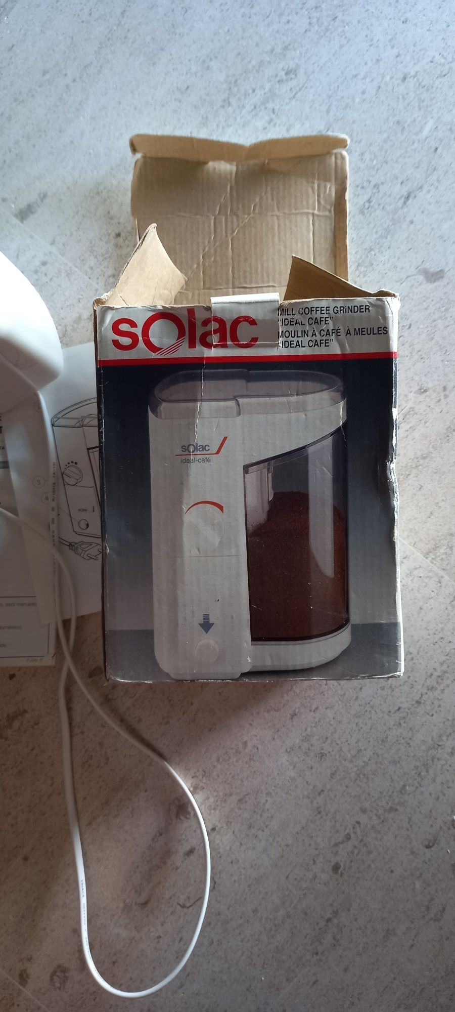 Moinho de café eléctrico