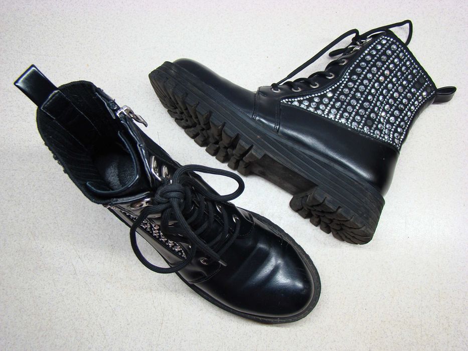 Czarne botki damskie R. 37 jak glany z cyrkoniami nieocieplane