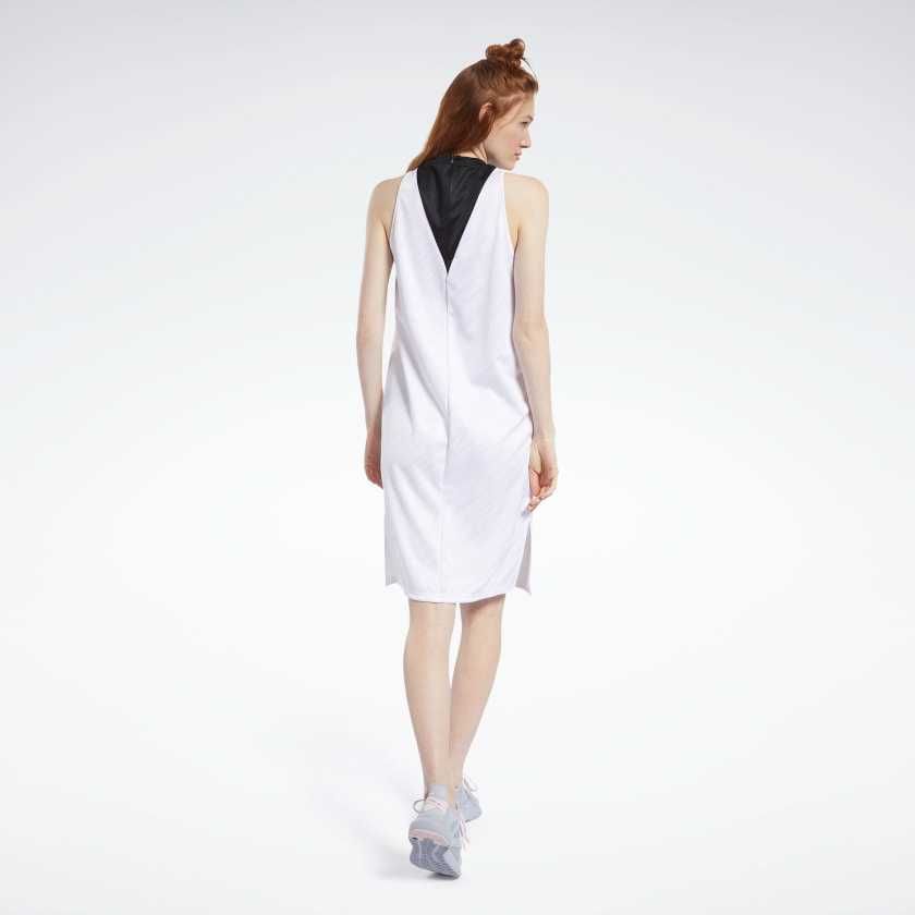 Vestido REEBOK com design desportivo e elegante - NOVO com etiqueta