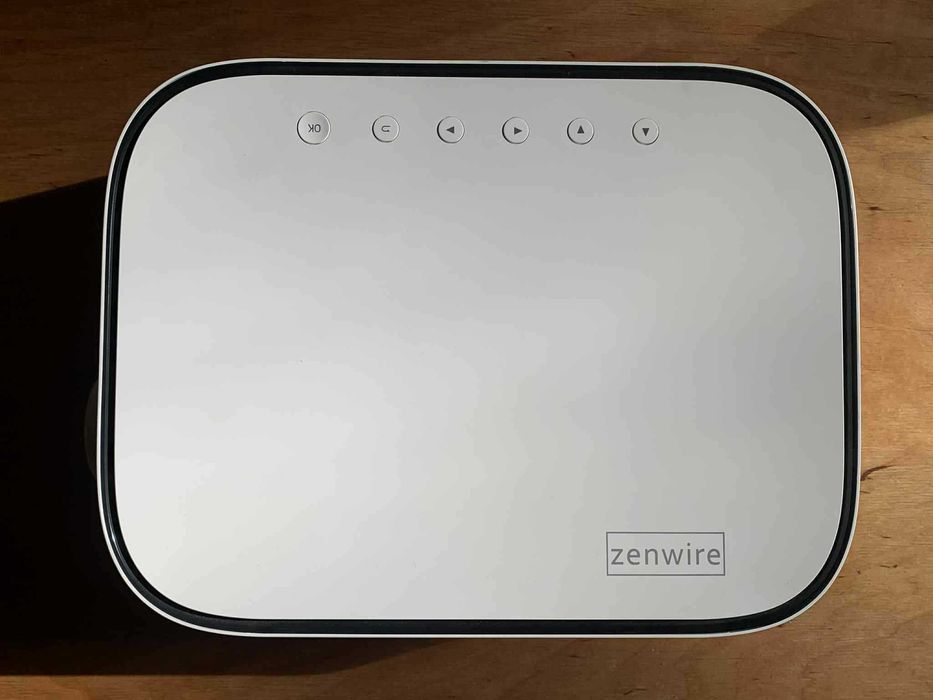 Projektor 4K Full HD WiFi Bluetooth ZENWIRE - praktycznie NOWY!