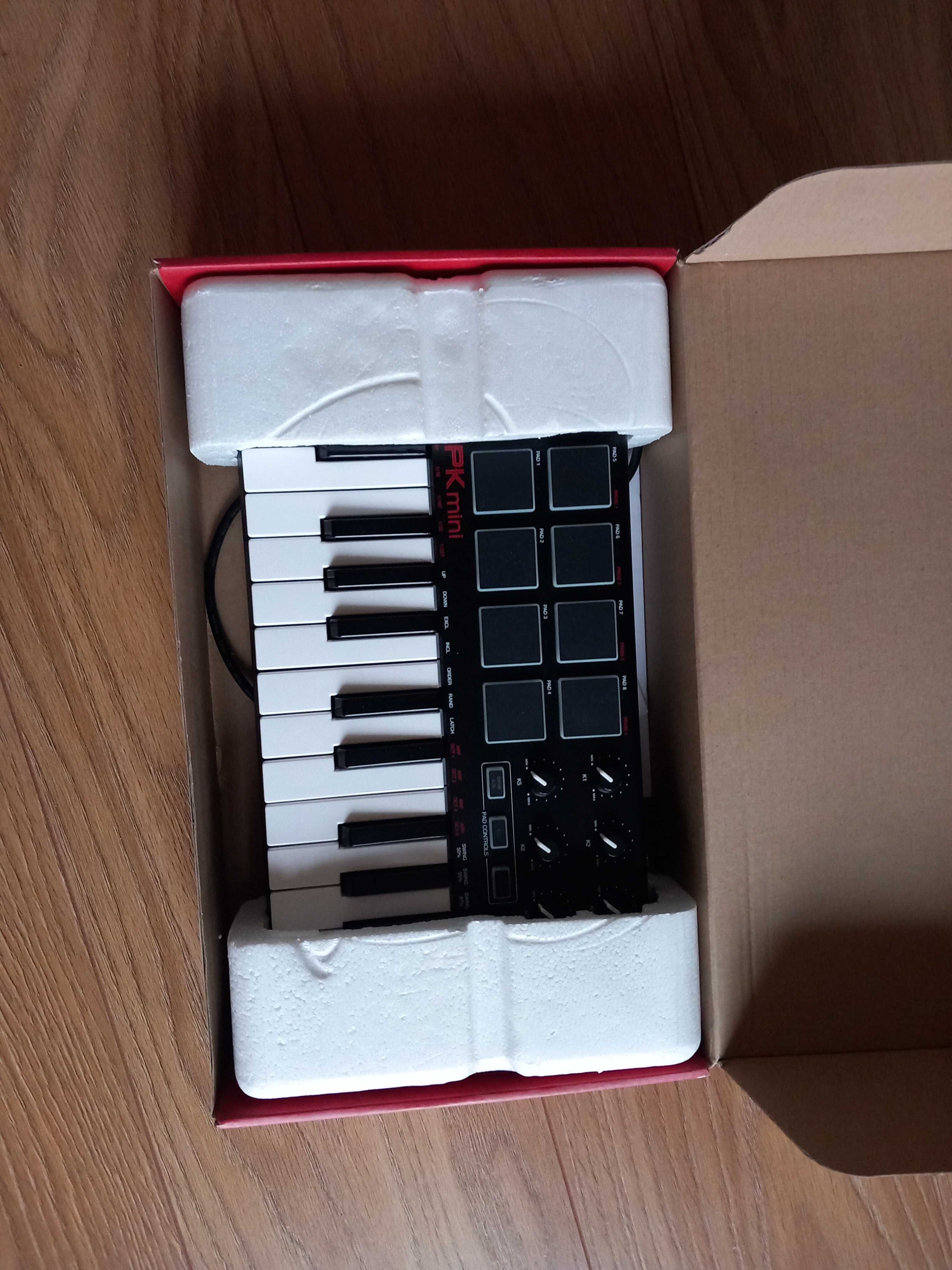 Akai MPK mini - klawiatura sterująca