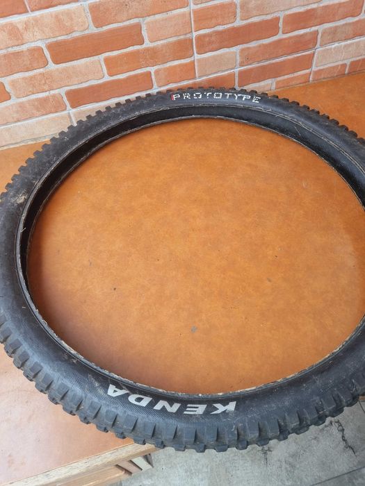 Pneu Kenda Prototype 29x2.40 Tubeless - Como Novo