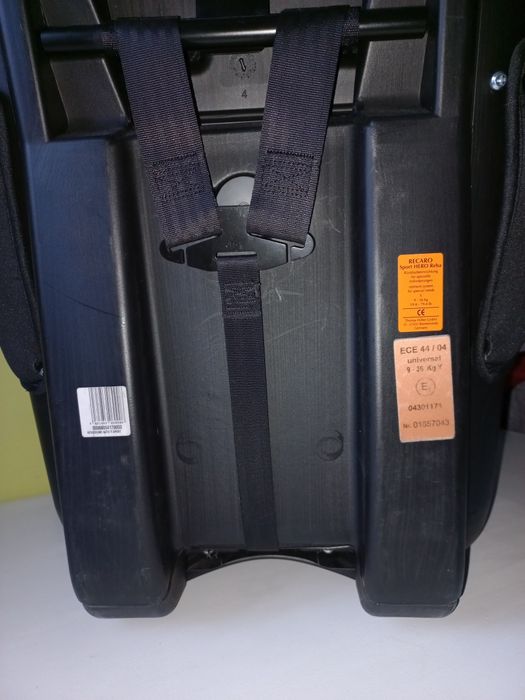 Fotelik samochodowy rehabilitacyjny Recaro Young Sport Hero 9-36 kg