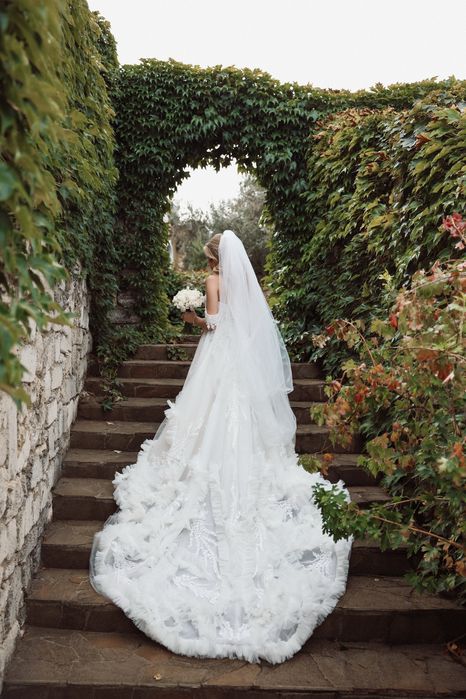 Продаю свою весільну сукню