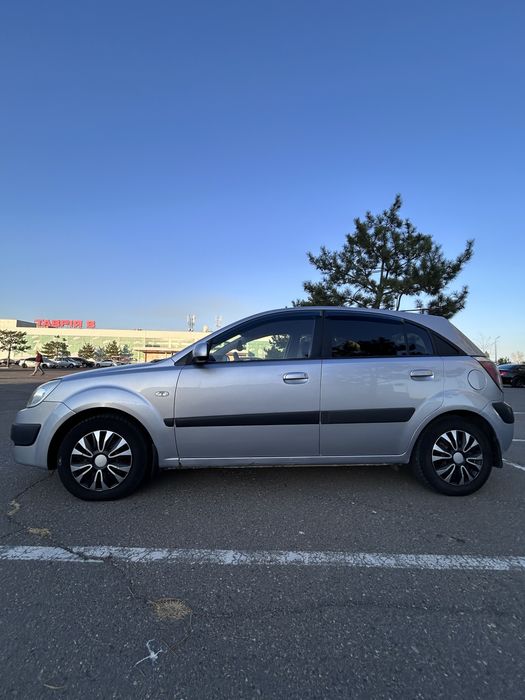 KIA Rio  продам  автомобиль