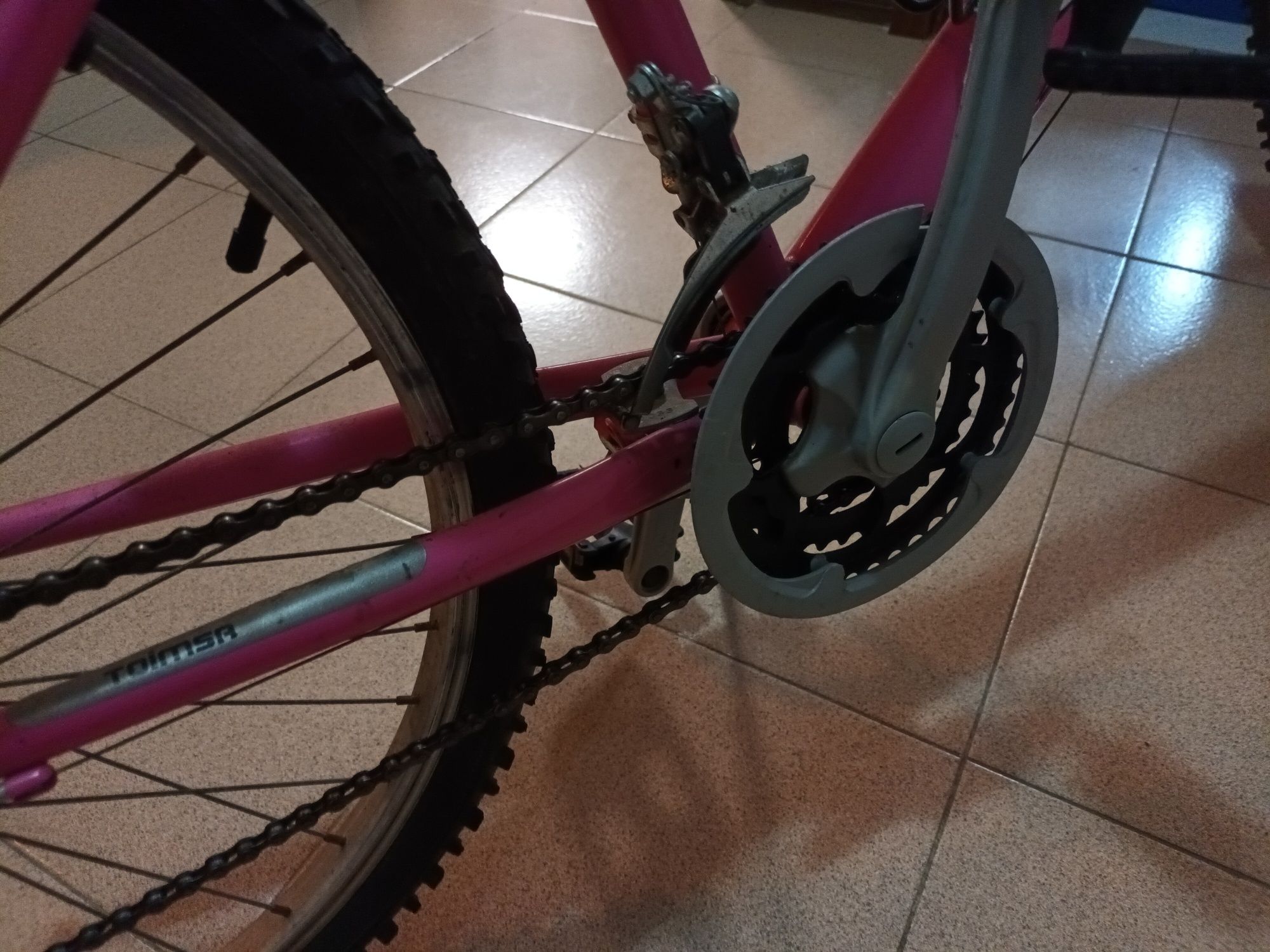 Bicicleta rosa, roda 24