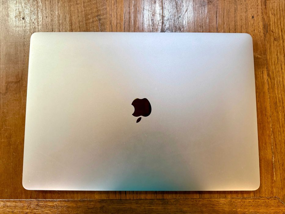 MacBook Pro 16" 2019 / 16GB RAM / 512GB SSD