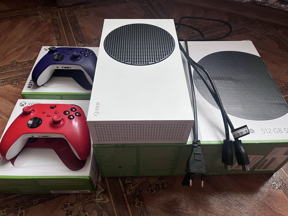 Продаю Xbox Serias S 512GB + 2 оригінальні геймпади ( RED + PURPLE)