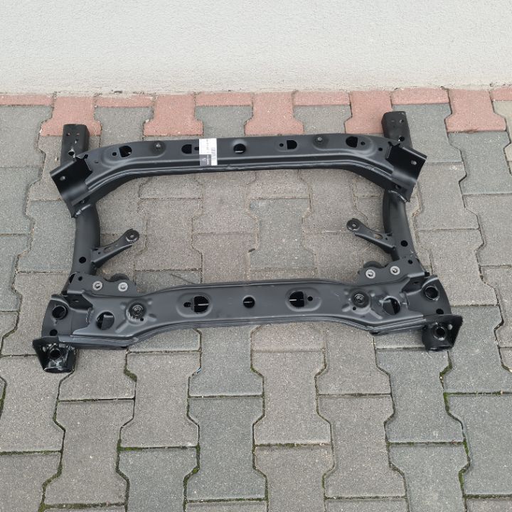 SANKI PRZOD TRAWERSA MERCEDES C W205 E W213 W238 CLS W257 NOWA ORYGINALNA 2056280057 BELKA PRZOD