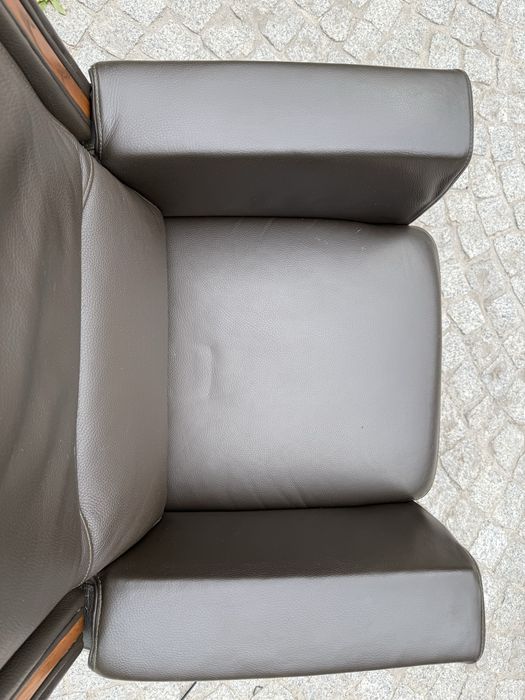 fotel z funkcją relax rozkładany relaksacyjny TV brązowa skóra pilot