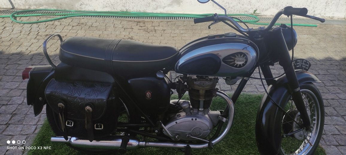 Bsa C15 preta de 1962