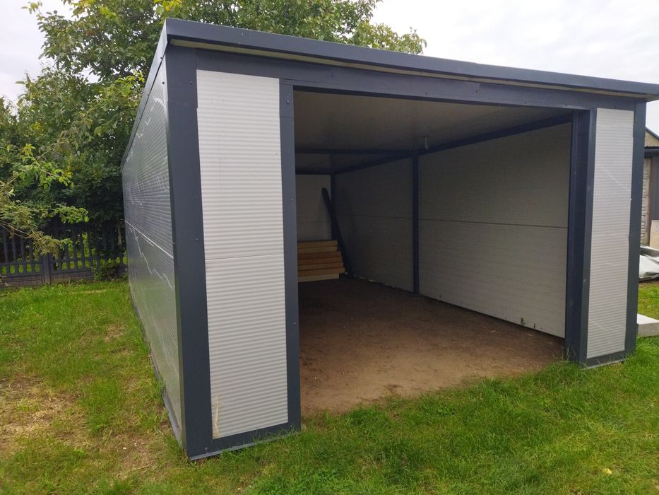 Garaż ocieplany z płyt warstwowych 6,3x4m