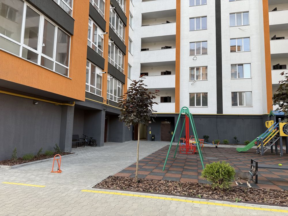Продам квартиру з ремонтом на Виставці з мінімальним переоформленням
