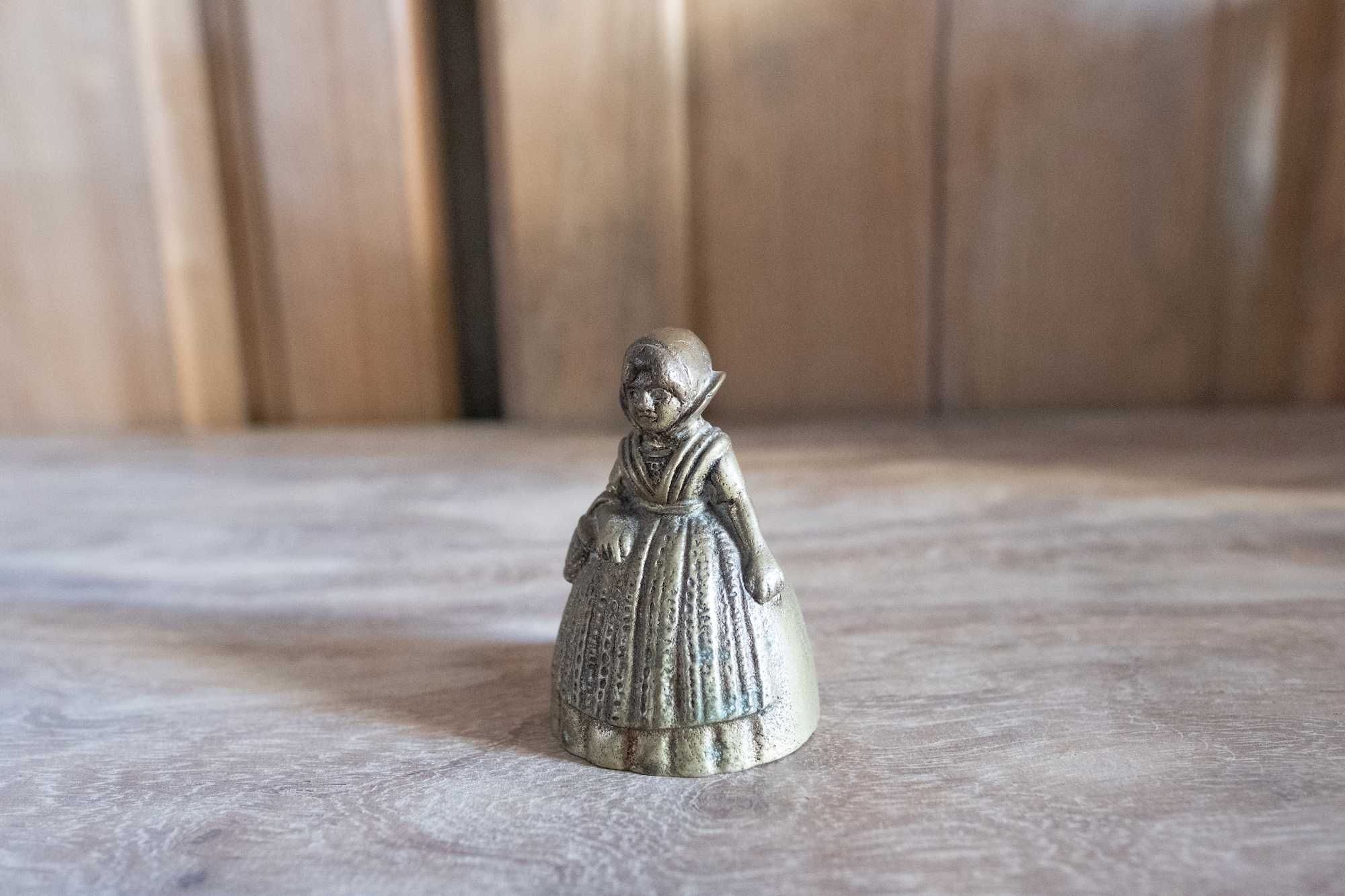 Sino em Latão / Figura de Senhora