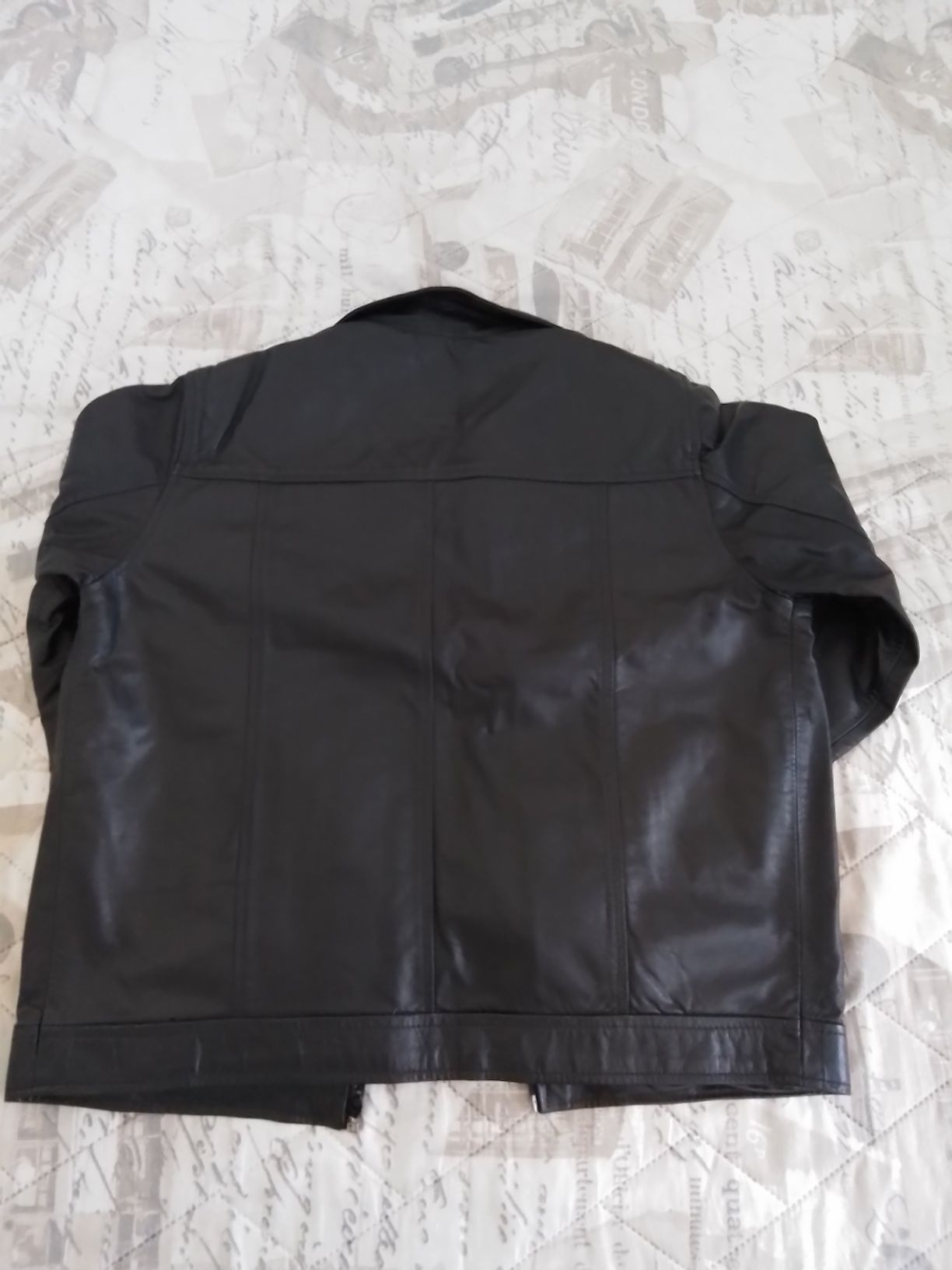 Jaqueta de couro masculina TAM P/S, adulto, preta, pouco uso.